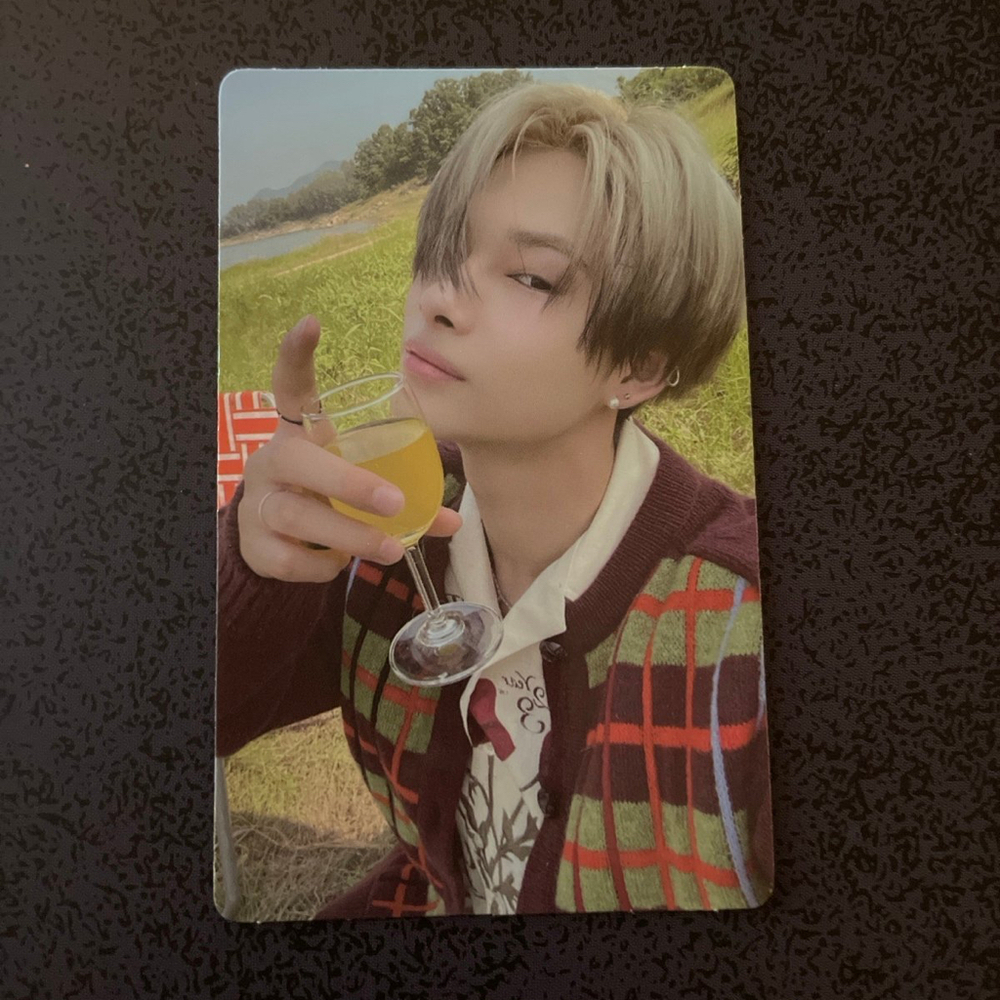 Enhypen orange blood niki photocard.